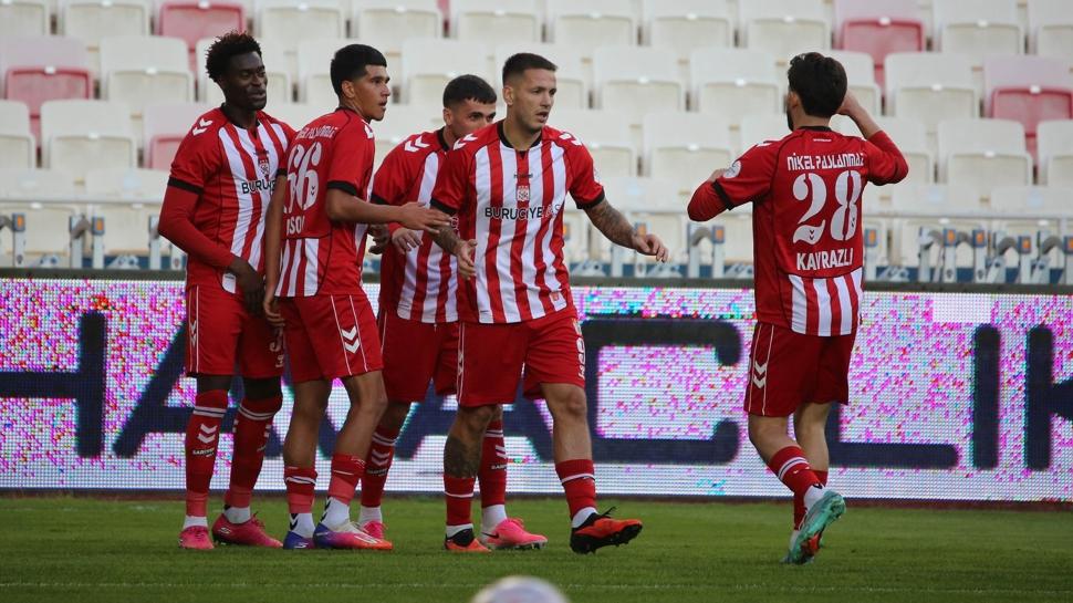 Sivasspor'dan Pendik karşısında 4 gollü galibiyet