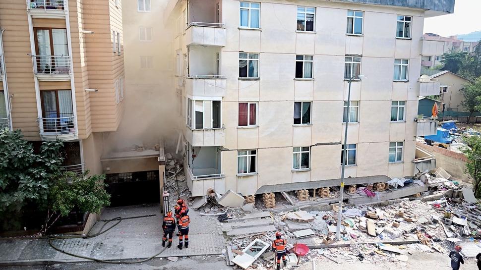 4 kat ruhsata aykırı çıkılmış! Can kaybı 5'e yükseldi