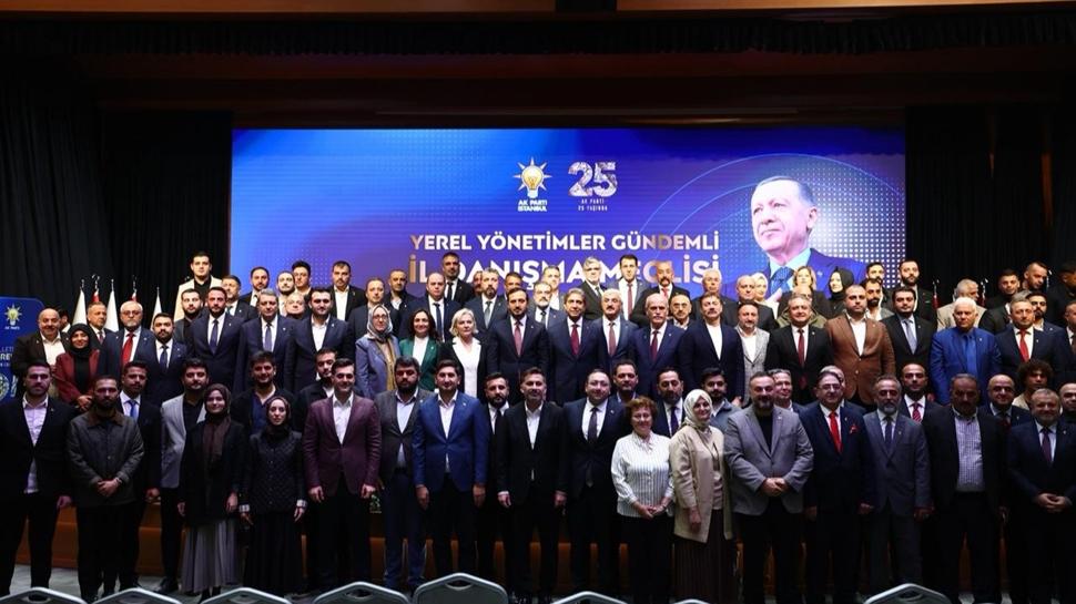 Rozetler il başkanlığında takıldı! 136 kişi AK Parti'ye katıldı