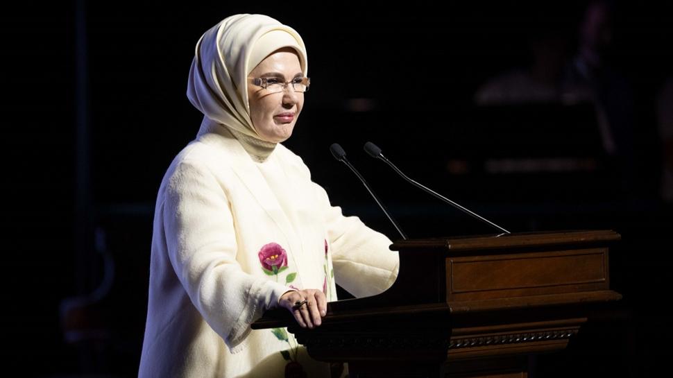 Emine Erdoğan'dan Türkiye Maarif Vakfı paylaşımı