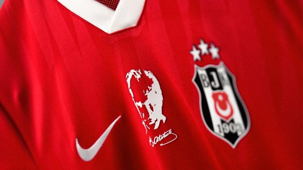 Beşiktaş'ın 4. forması tanıtıldı!