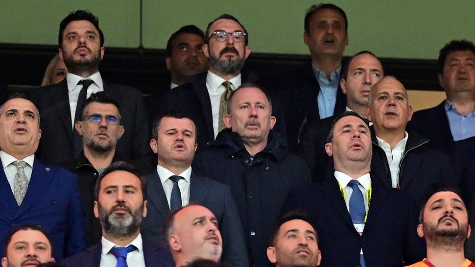 A Milli Takım Teknik Direktörü Sergen Yalçın, derbiyi izledi