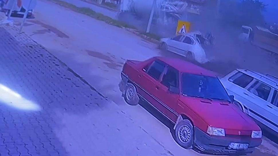 Freni boşalan mikser dehşet saçtı: Kaza anı kamerada