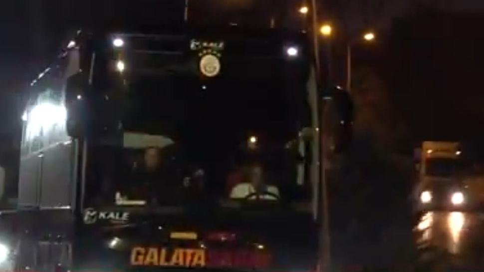 Galatasaray, derbi için stadyuma hareket etti