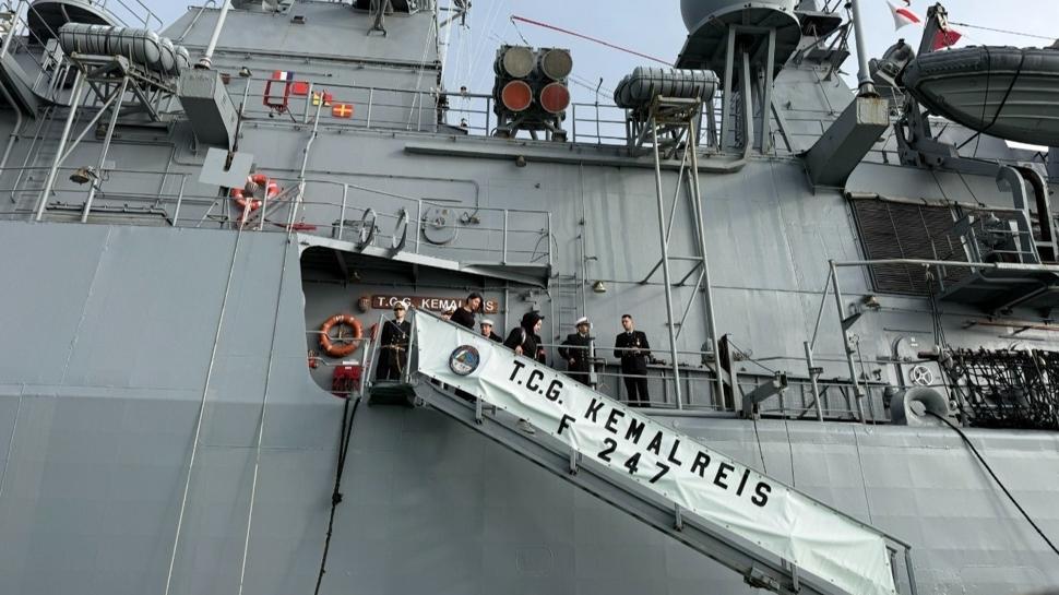 TCG Kemalreis vatandaşların ziyaretine açıldı