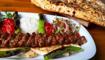 Portakal tahtndan etti! Kebabn yannda vazgeilmezi: Tek lokmada vcudu C vitaminine bouyor