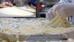 Su b�re�i hamurunu b�yle a��n: Yufkalar tel tel a��l�yor