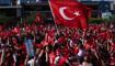 San Francisco'da T�rk y�r�y���! Sokaklar k�rm�z�-beyaz