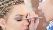 G�zleri yukar� kald�r�yor: G�z makyaj� t�yosu