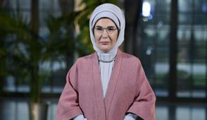 Emine Erdo�an'dan �Hind Rajab'�n Sesi� mesaj�: Bo�az�m�zda d���mlenen bir ac�yla izledik