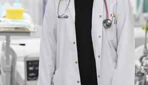 Hastanede r��vet tezgah�! 2 doktor g�zalt�na al�nd�