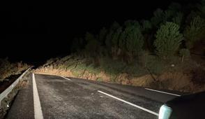 �stanbul-�zmir Otoyolu fel�! Yol kapand�