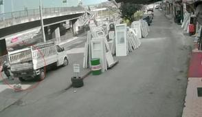 Sahipsiz k�pek facias�! �niversiteli gen� a��r yaral�