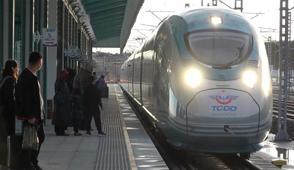 Bayram yolculu�una �h�zl�� destek: YHT ve trenlerde kapasite art�r�ld�