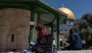 ��galci �srail Mescid-i Aksa'n�n avlusunda 3 ki�iyi g�zalt�na ald�