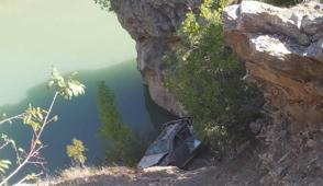 Delilden kurtulmak i�in u�urumdan att�lar! Film sahnelerini aratmayan operasyon