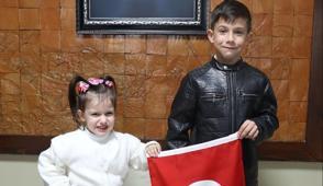 Ba�kan Erdo�an sevgisiyle a�lam��t�... Minik Mutlucan'�n hayali ger�ek oldu