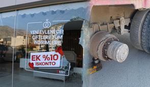 Ma�azada korkutan an! Kamyonun tekeri �vitrinden� giri� yapt�