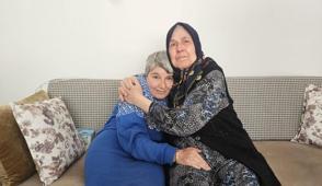 Yar�m as�rl�k anne �efkati! Engelli k�z�na 50 y�ld�r g�z� gibi bak�yor