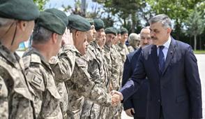 Bakan �ift�i'den �zel Harekat Ba�kanl���'na ziyaret