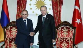 Ba�kan Erdo�an, Ermenistan Ba�bakan� Pa�inyan ile g�r��t�