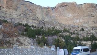 Antalya'daki deprem sonrası ürperten görüntü: Kayalar yerinden oynadı