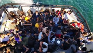 Bozcaada yakınlarında 59 göçmen kurtarıldı