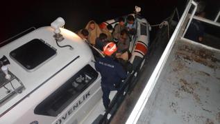 Şişme bottaki 60 göçmen yakalandı