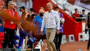Mustafa Denizli, Antalyaspor mağlubiyeti sonrası bireysel hatalara dikkat çekti