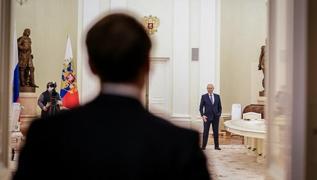 Putin-Macron görüşmesi dünya basınında gündem oldu: O tarafta hava nasıl?