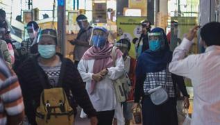 Endonezya'da maske zorunluluğu kaldırıldı