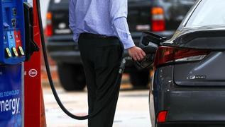 ABD'de benzin fiyatlarna rekor zam