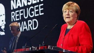 Merkel'den Trkiye'ye vg dolu szler: Almanya'dan daha byk bir yk stlendiler