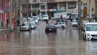 Mardin'de saanak sonucu ev ve i yerlerini su bast