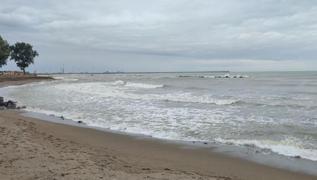 Sakarya'da olumsuz hava ve deniz koullar nedeniyle denize girmek yasakland!
