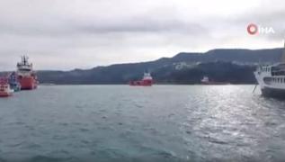 Karadeniz'de petrol aramas yapan tekneler Amasra Liman'na snd
