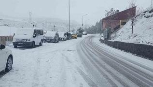 Tunceli'de iddetli kar ya: 50 ky yolu ulama kapand