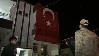 T�rkiye'ye �ehit ate�i d��t�... Ac� haberleri ailelerine ula�t�r�ld�