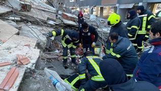 AB'nin Trkiye'ye deprem destei taahhdnn 400 milyon avrosu iin imzalar atld