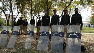 Pakistan'da 3 ayrı noktada bombalı saldırı: 7 ölü