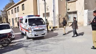 Pakistan'da sular durulmuyor... Protestolarda 3 polis öldü