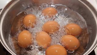 Yumurtayı haşladığınız suyu sakın dökmeyin! Faydasını bir bilseniz