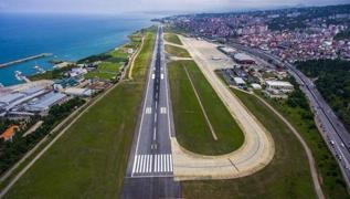 Trabzon Havaliman'nda yolcu kprs almalar devam ediyor