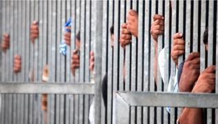 İsrail, hapishanelerdeki Filistinli tutukluları aç bırakıyor