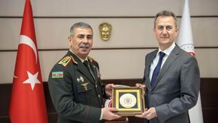 Savunma Sanayii Bakan Grgn  Azerbaycan Savunma Bakan ile bir araya geldi