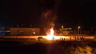 Kars'ta Nevruz kutlamasnda itfaiye ekiplerine ta atan 18 kii yakaland