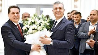 Ahmet zer eski CHP'li ynetimi hedef ald: Belediye ihtiya d adamlarla dolmu