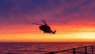 Japonya'ya ait 2 helikopter Pasifik Okyanusu'na dt