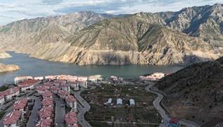 153 yllk tarihinde 7'nci kez tanan ile yeerdi... Nakil aalar meyve verdi