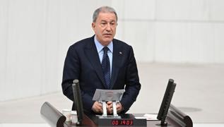 Hulusi Akar sessizliini bozdu! Mikrofon polemiine son noktay koydu